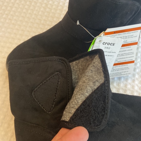 CROCS LODGEPOINT Black Faux Suede Leather Ankle Boots Size 5 Women’s NEW! - Picture 9 of 14